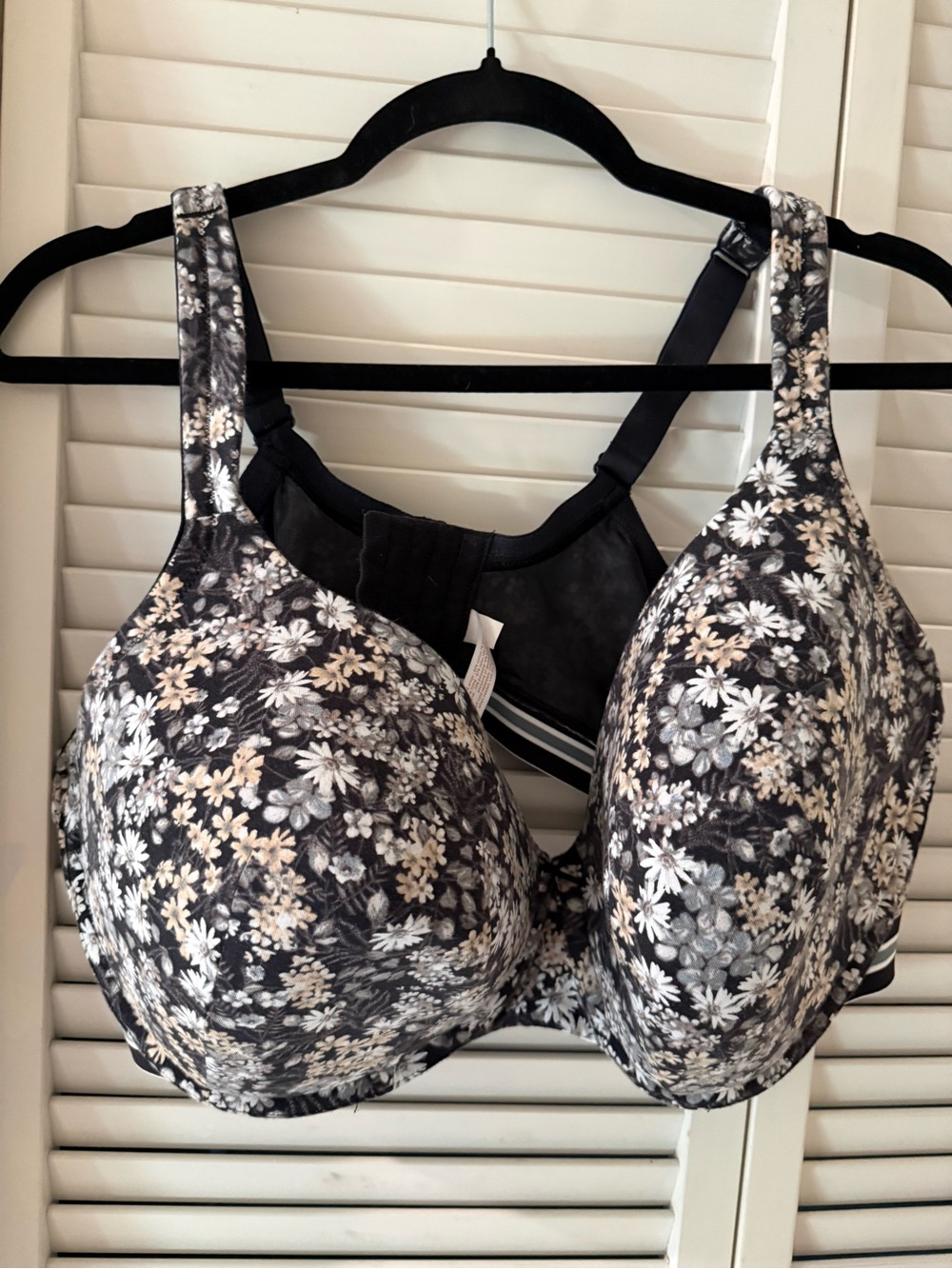 Cacique Black, White & Cream Floral Full Coverage Bra